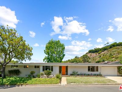 1135 Las Lomas Ave, Pacific Palisades, CA, 90272