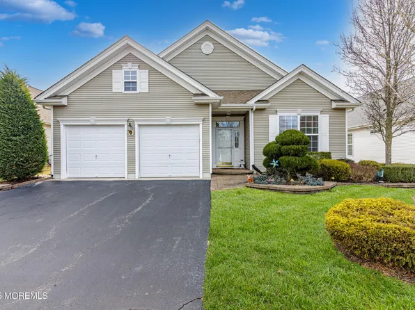 16 Brattleboro Road, Jackson, NJ 08527