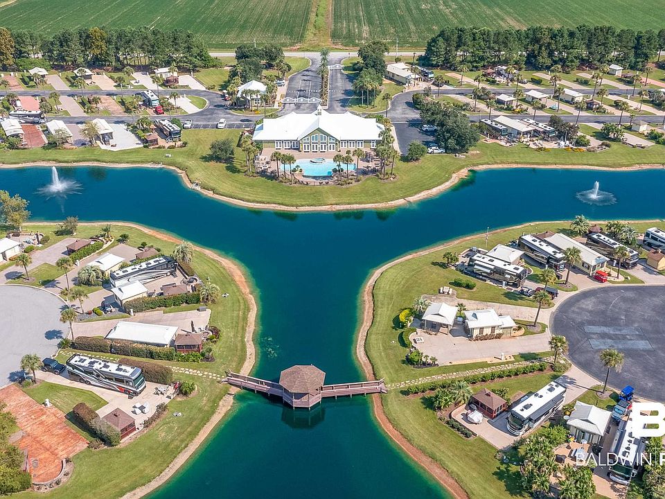 1st image of 325 Portofino Loop