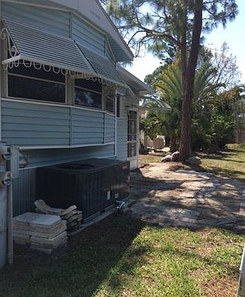 4th image of 4500 Washington Way E