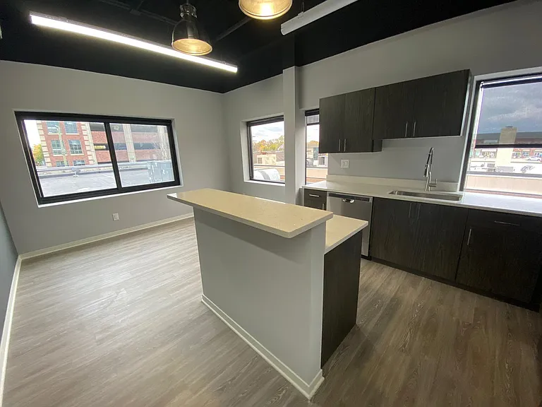22241 Michigan Ave — Photo 15