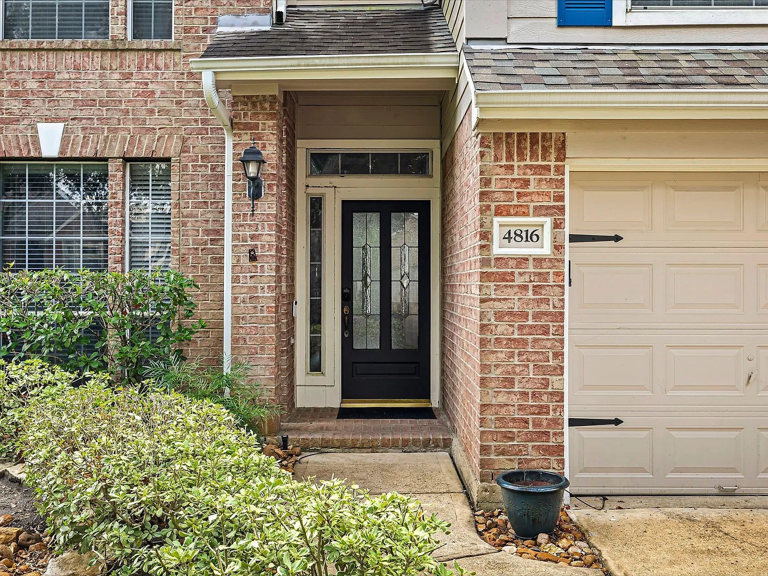 4 bed, 2.5 bath, 2233 sqft, $3,000 — Photo 4