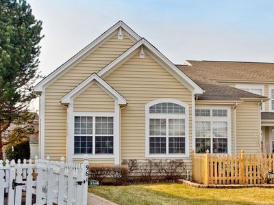 971 McKay Cir, Grayslake, IL, 60030