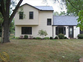 5th image of 4556 Meigs Ave