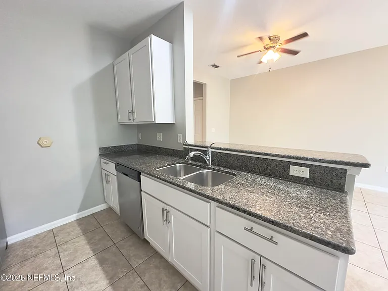 284 Moultrie Village Ln — Photo 11
