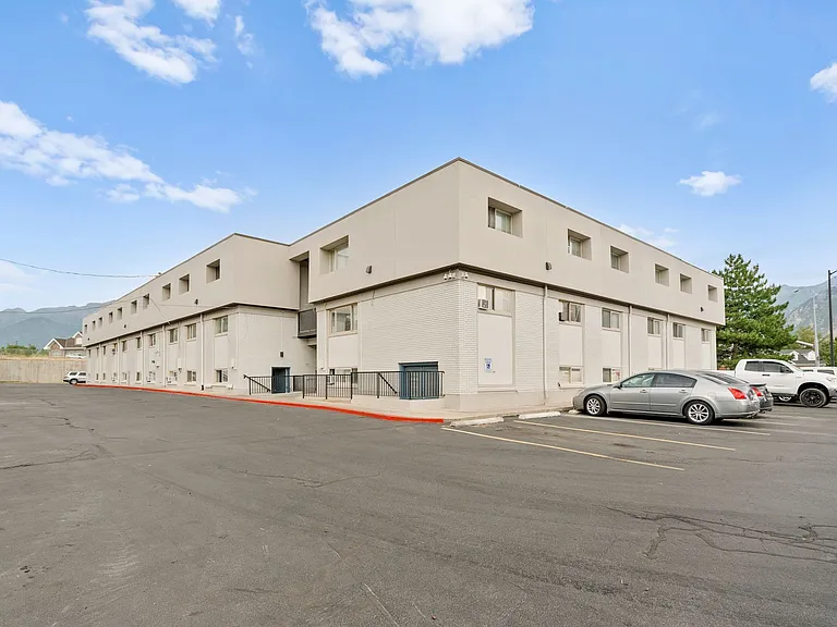 Grandview Manor — Photo 16