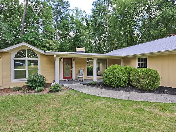 5 Front Door & Porch