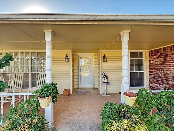 3rd image of 1933 Parkside Ct