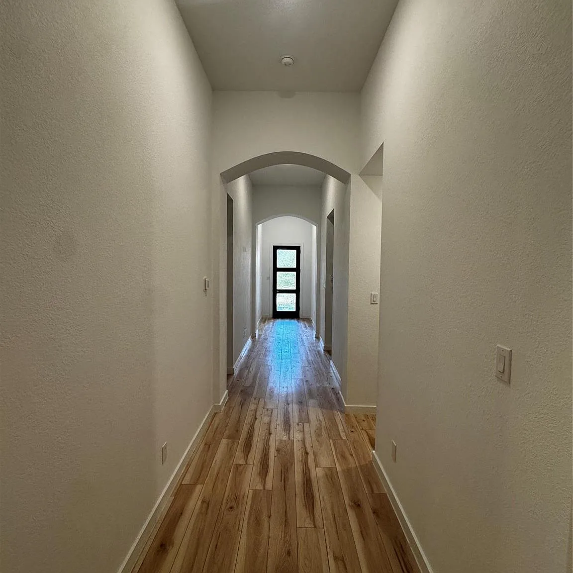 4 bed, 3.0 bath, 2357 sqft, $2,850 — Photo 2
