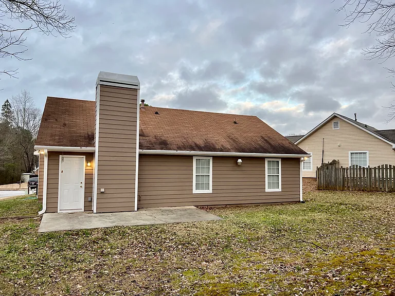 300 Landing Dr — Photo 3