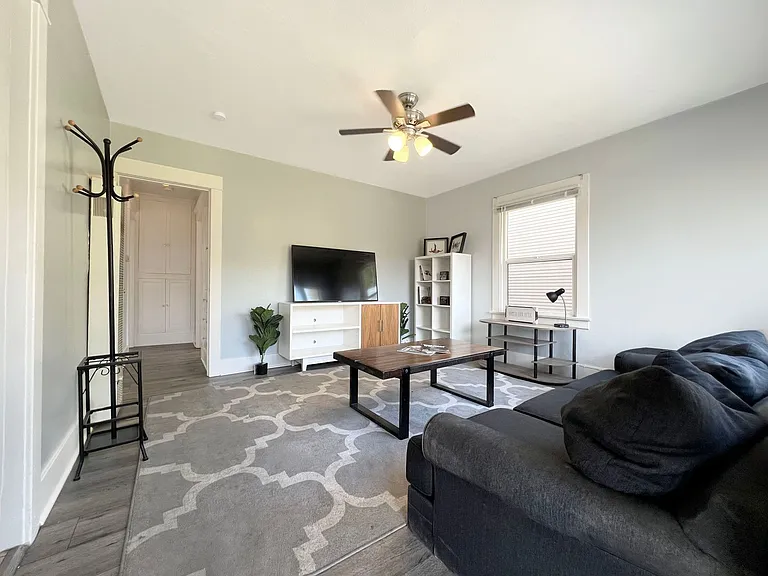 1153 E Appleton St — Photo 13
