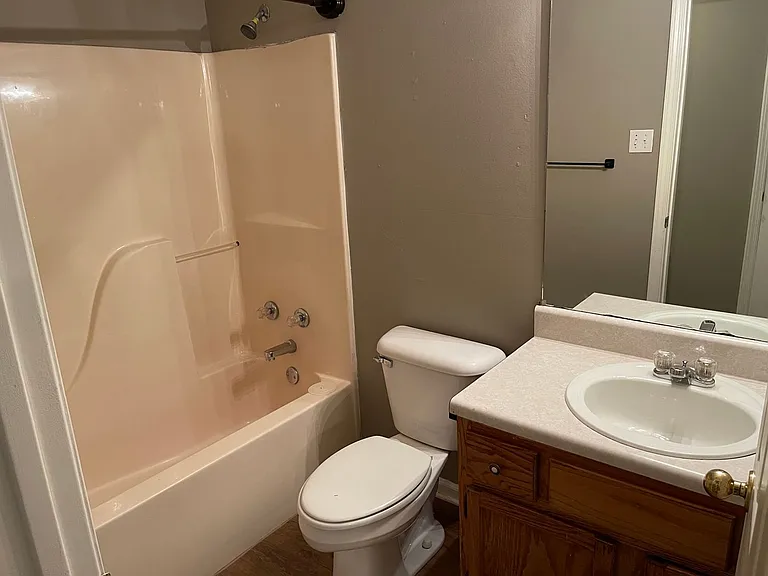 716 Rosewood Dr — Photo 9