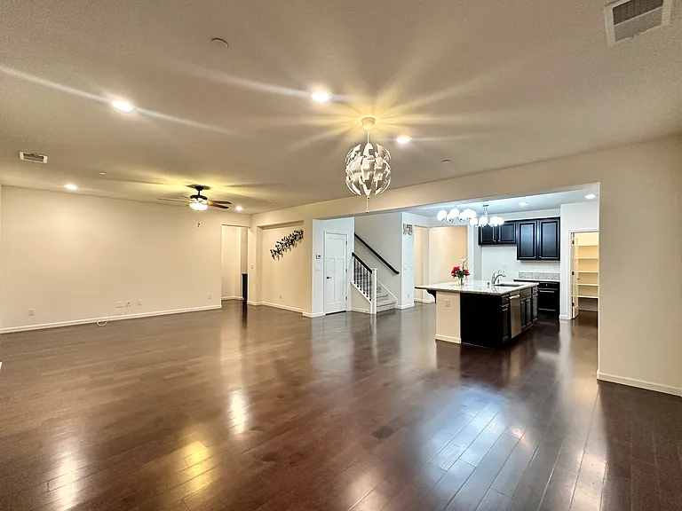 Vino Verde Ct — Photo 10