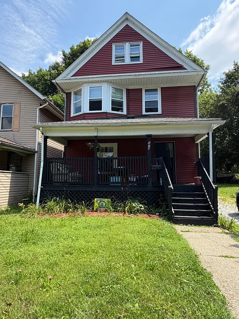 North Hill Colonial ready to lease — Photo 1