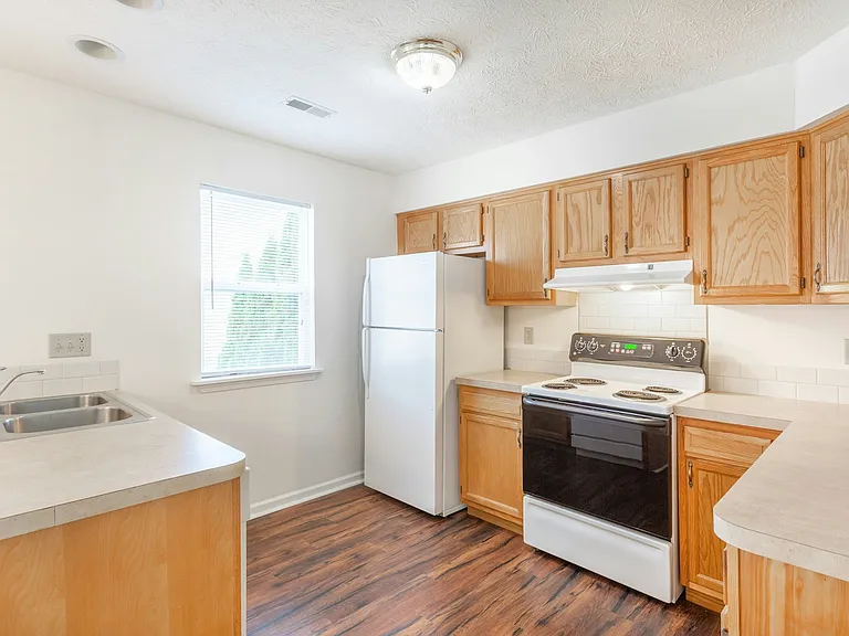 24 Lightning Ln — Photo 4