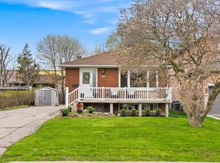 995 Garrard Ave, Mississauga, ON L5E 1L4