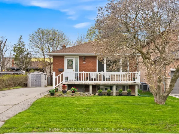995 Garrard Ave, Mississauga, ON L5E 1L4