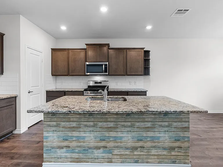 606 Rawhide Way — Photo 6