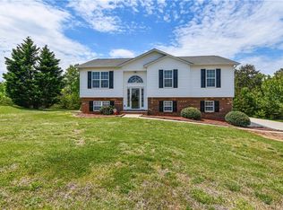 6084 Brentwood Park Pl, Rural Hall, NC 27045