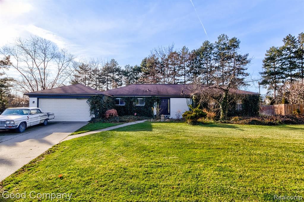 5245 Berwyck Dr, Troy, MI 48085 Zillow