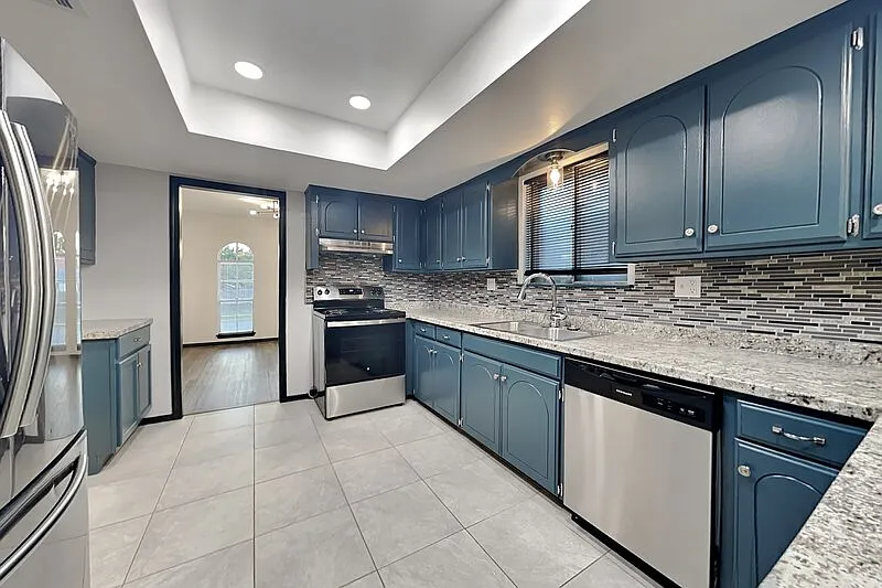 3 bed, 2.0 bath, 1640 sqft, $1,495 — Photo 4