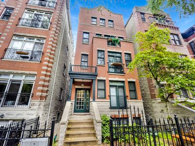 722 W Briar Pl #2, Chicago, IL, 60657