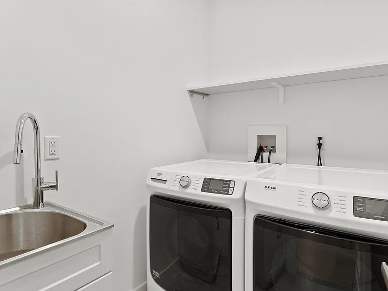 105 Brandon Ct — Photo 42