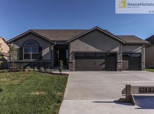 18518 W 193rd Ter, Spring Hill, KS 66083