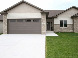 2633 Barnard Rd, Lincoln, NE 68430