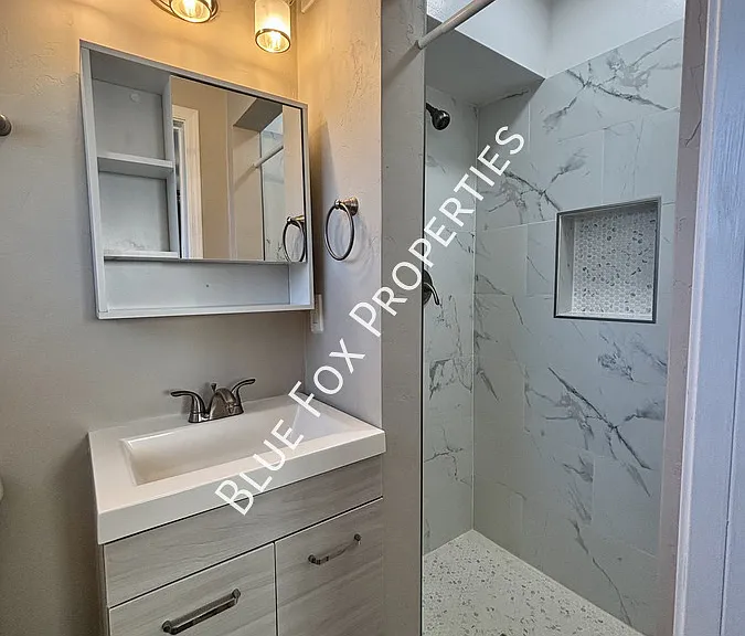 5711 E 13th St — Photo 13