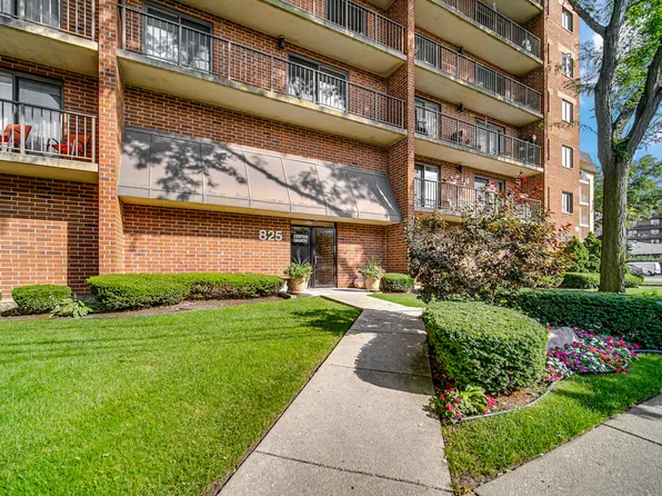825 Center St APT 505, Des Plaines, IL 60016
