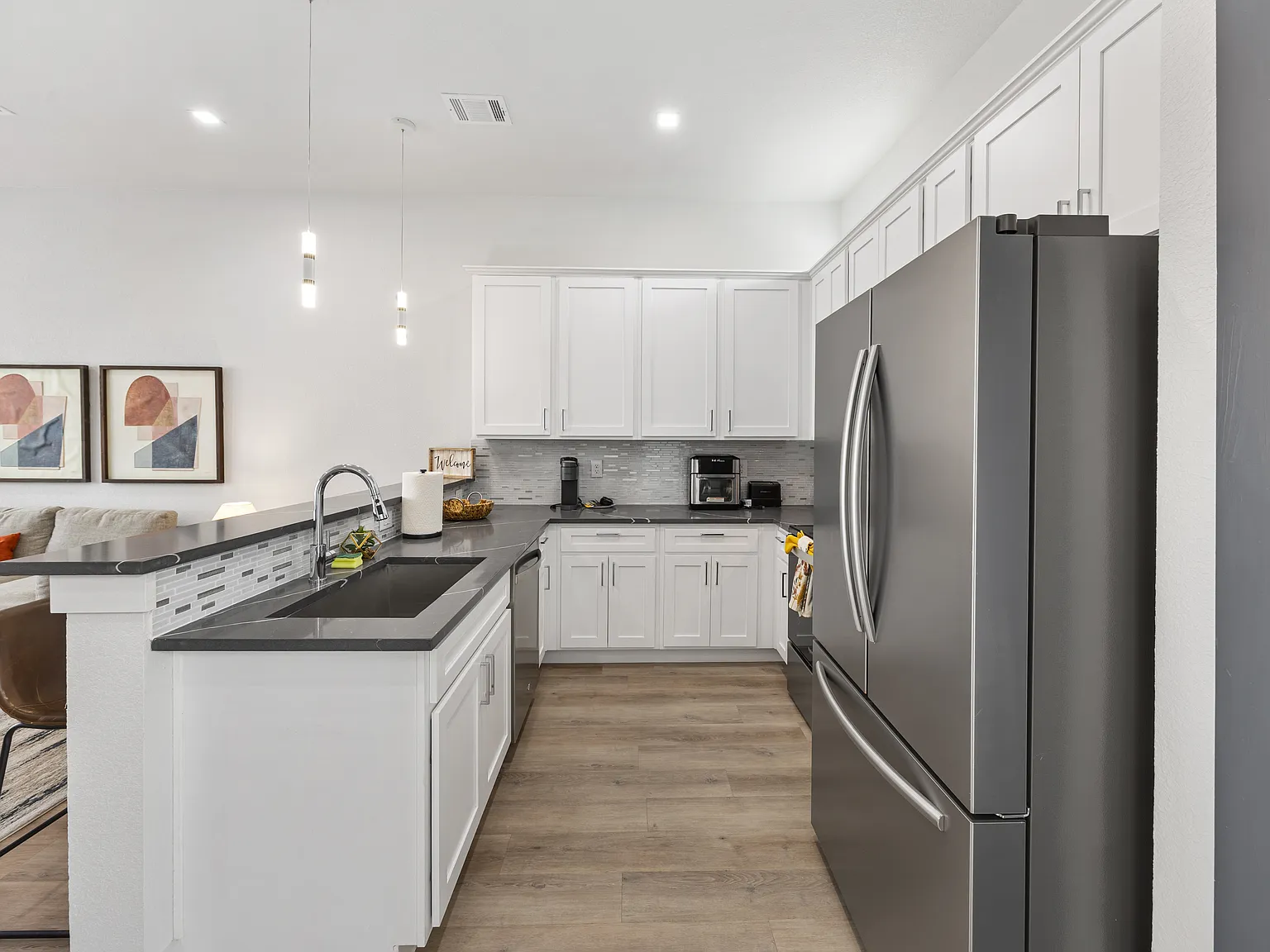 2 bed, 2.5 bath, 1411 sqft, $3,800 — Photo 3