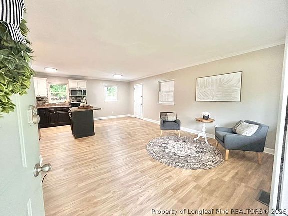 2nd image of 812 Stoneykirk Dr