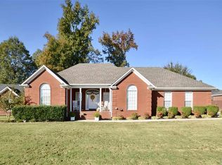 2003 Cedarwood Dr SW, Hartselle, AL 35640