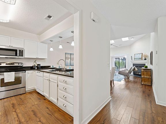 4th image of 6003 Caddy Cir