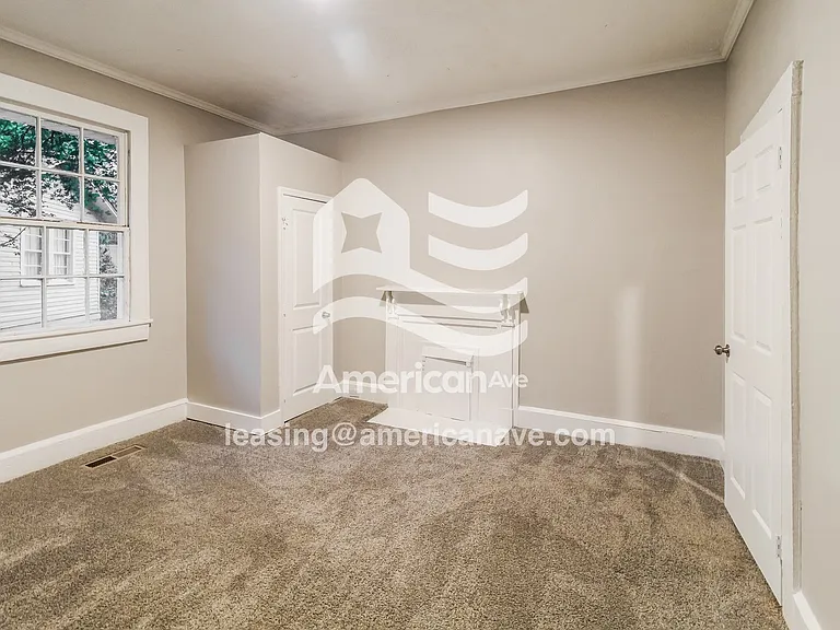 1545144_003_living_room_13764456.jpg