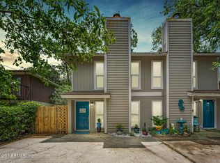 143 Poinsettia St, Atlantic Beach, FL 32233