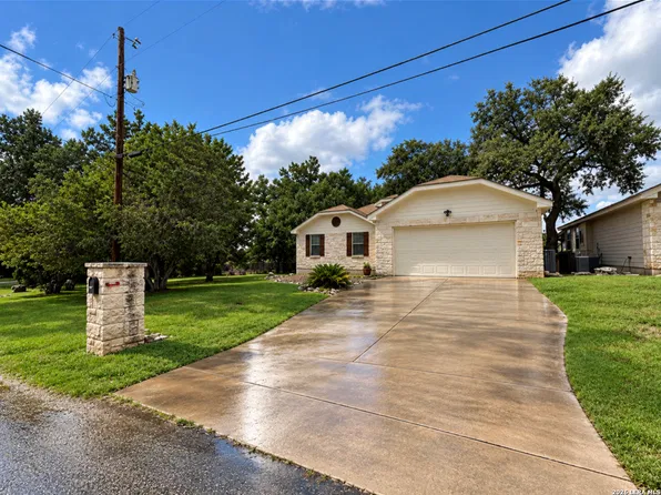 741 LOOKOUT DR, Canyon Lake, TX 78133