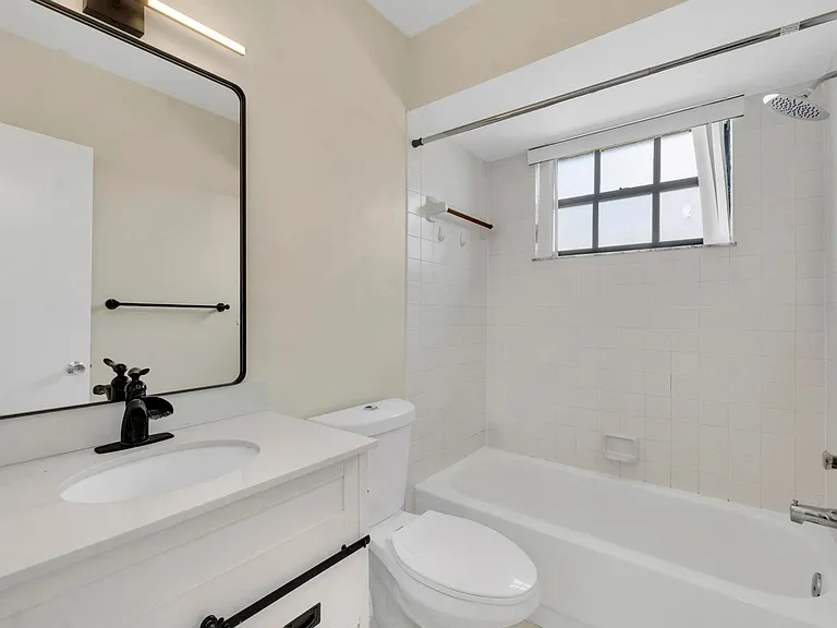 10723 NW 10th St S #TOWNHOUSE — Photo 5
