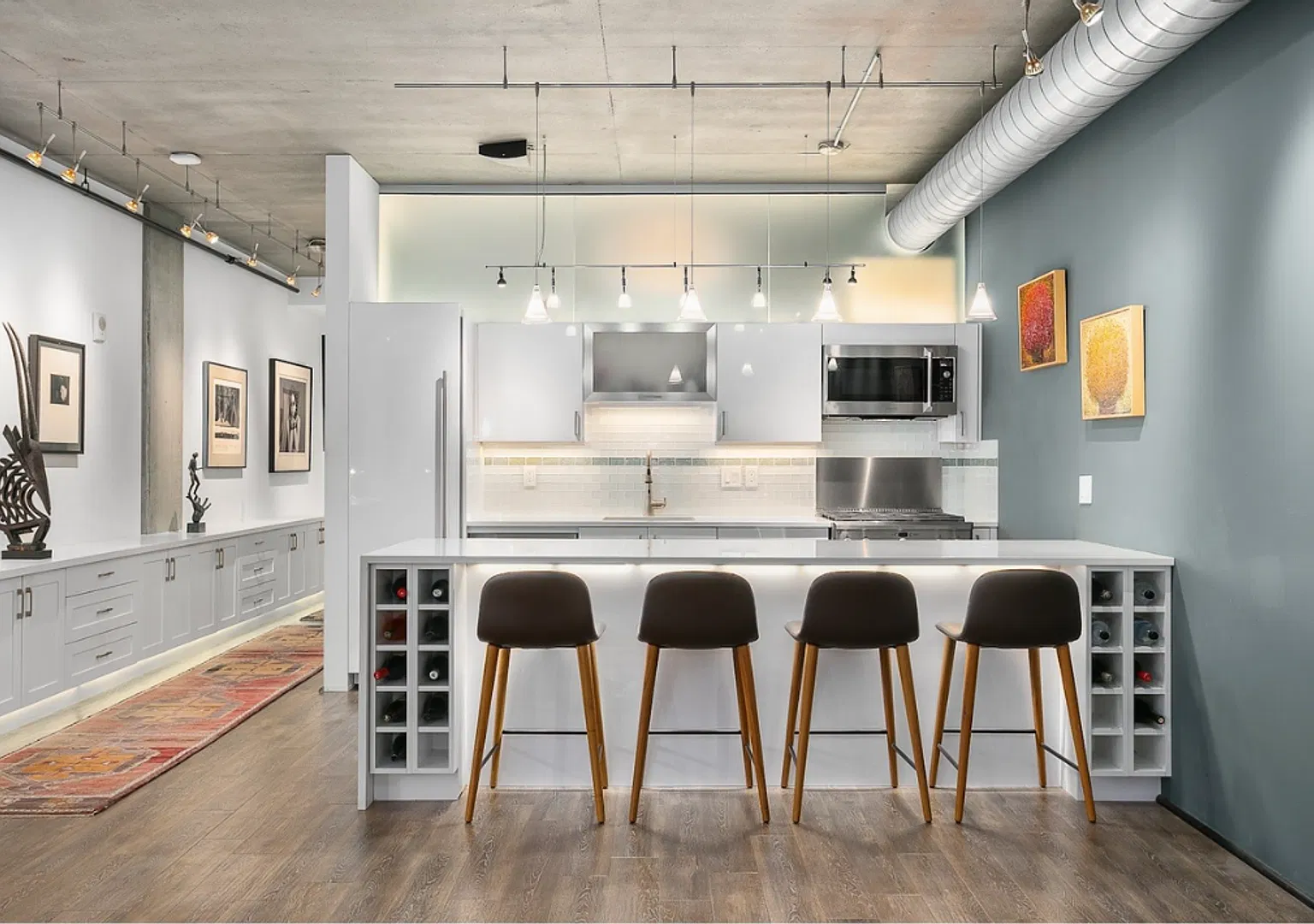 Stunning Condo in the Edge Lofts in NW Portland! Water/Sewer/Garbage/Recycling and Gas are Includ... — Photo 1