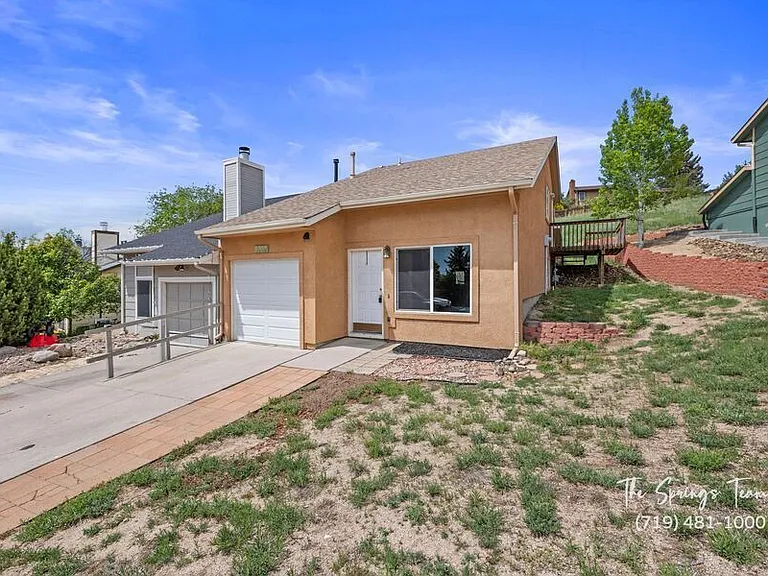 5232 Solar Ridge Dr — Photo 2