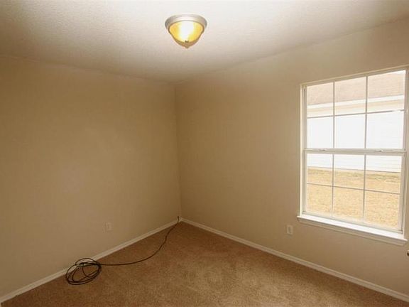 5th image of 8905 Forest Oak Dr