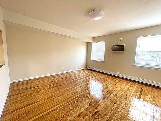 5th image of 23-11 21st St #2R