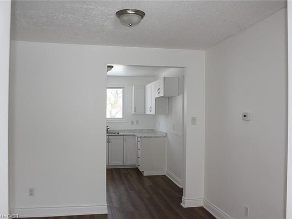 5th image of 144 Sekura Cres