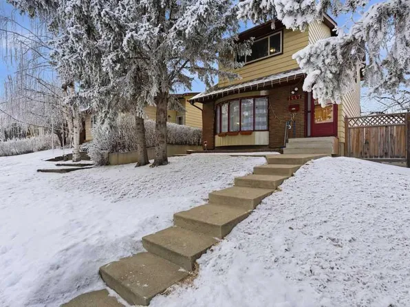 1447 Berkley Dr NW, Calgary, AB T3K 1T6