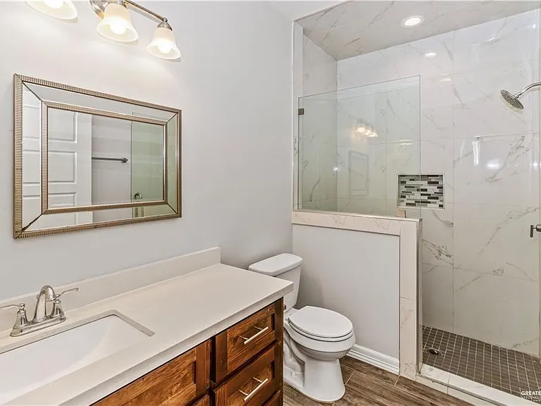 1800 Jackson St #1 — Photo 11