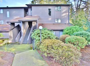 8950 SW Fairview Pl, Portland, OR 97223