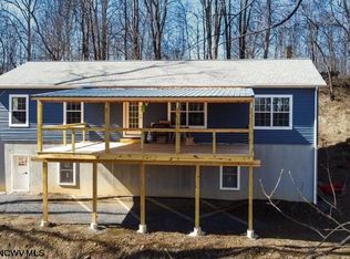 3352 Beverly Pike, Grafton, WV 26354