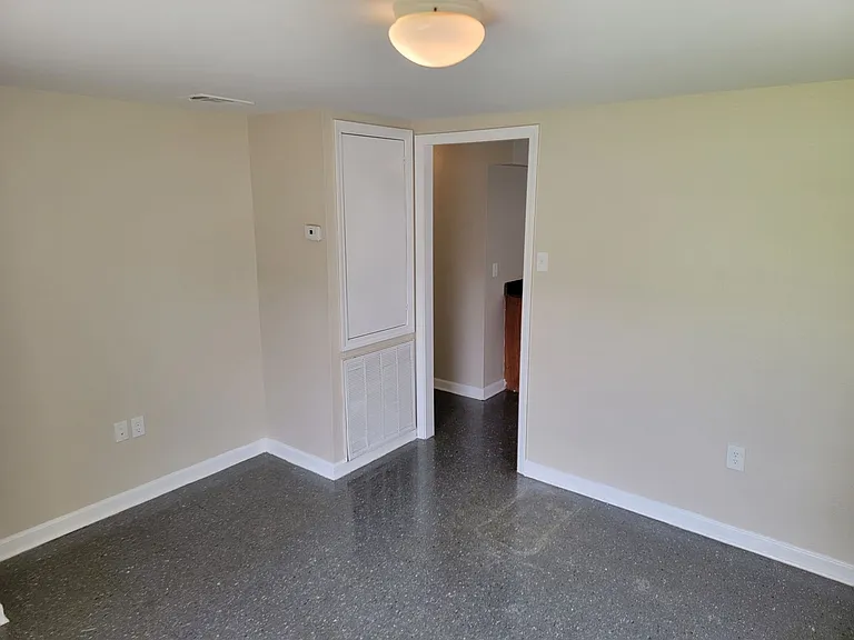 925-927 Flood St — Photo 13