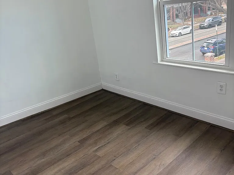 225 Missouri Ave NW — Photo 16